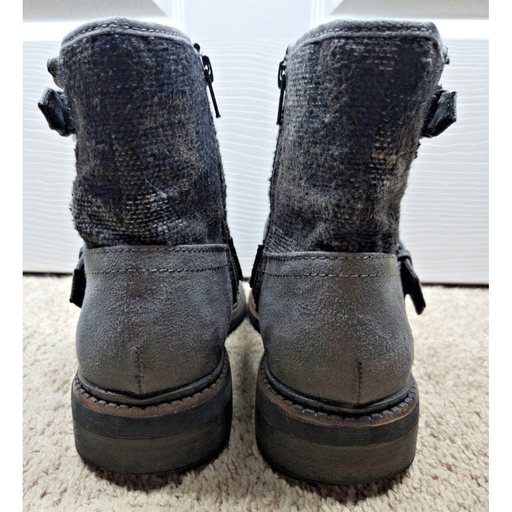 White Mountain Women's Carlin Suede/Fabric Buckle Ankle Booties Gray 7M Western - Picture 8 of 13